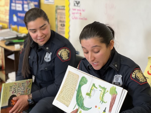 Officer Anton and team reads to students!